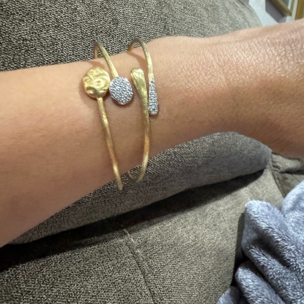 Stunning Marco Bicego 'Lucia' Diamond 18K Gold Bangle